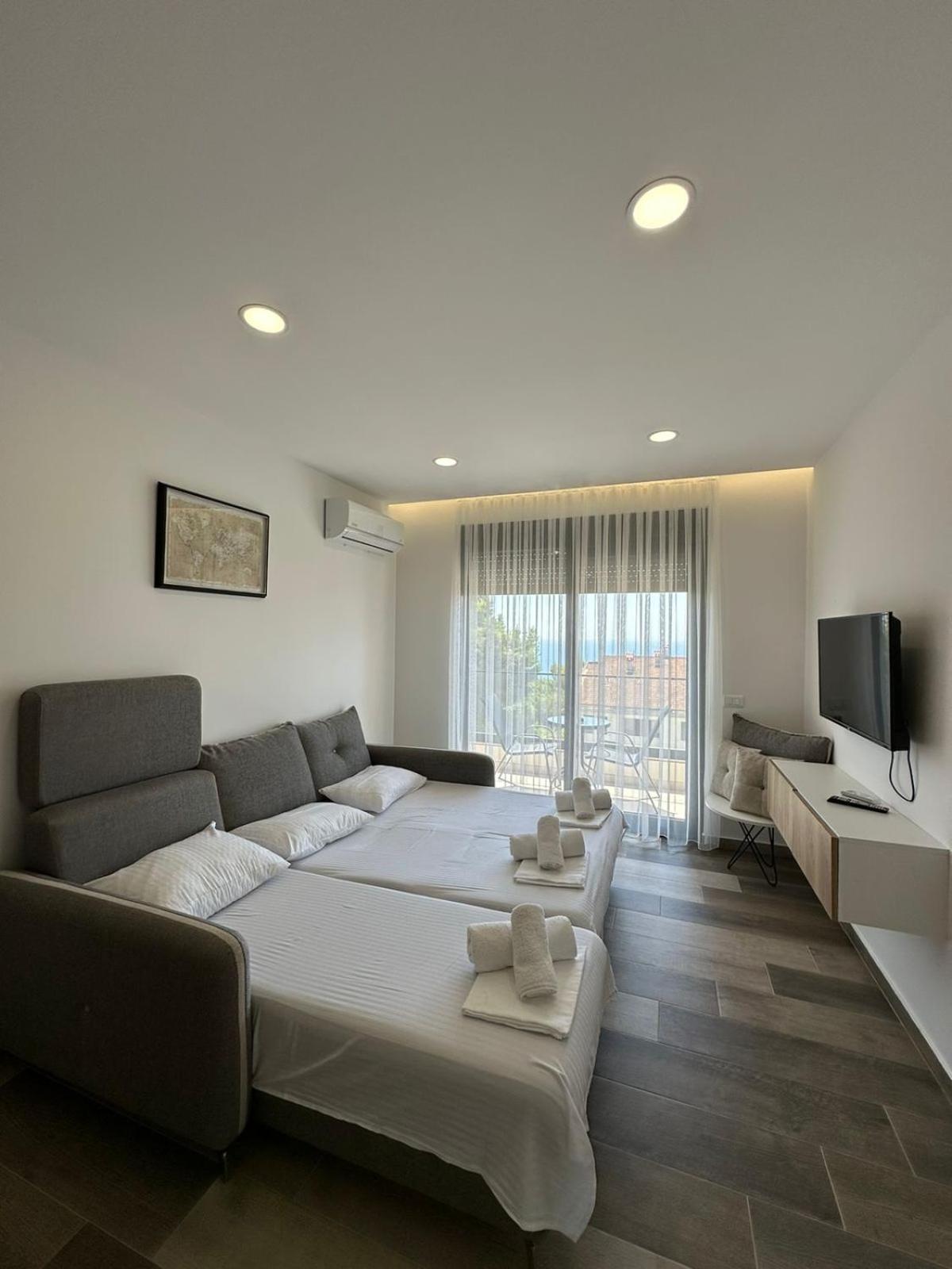 Square & Pool Daire *
