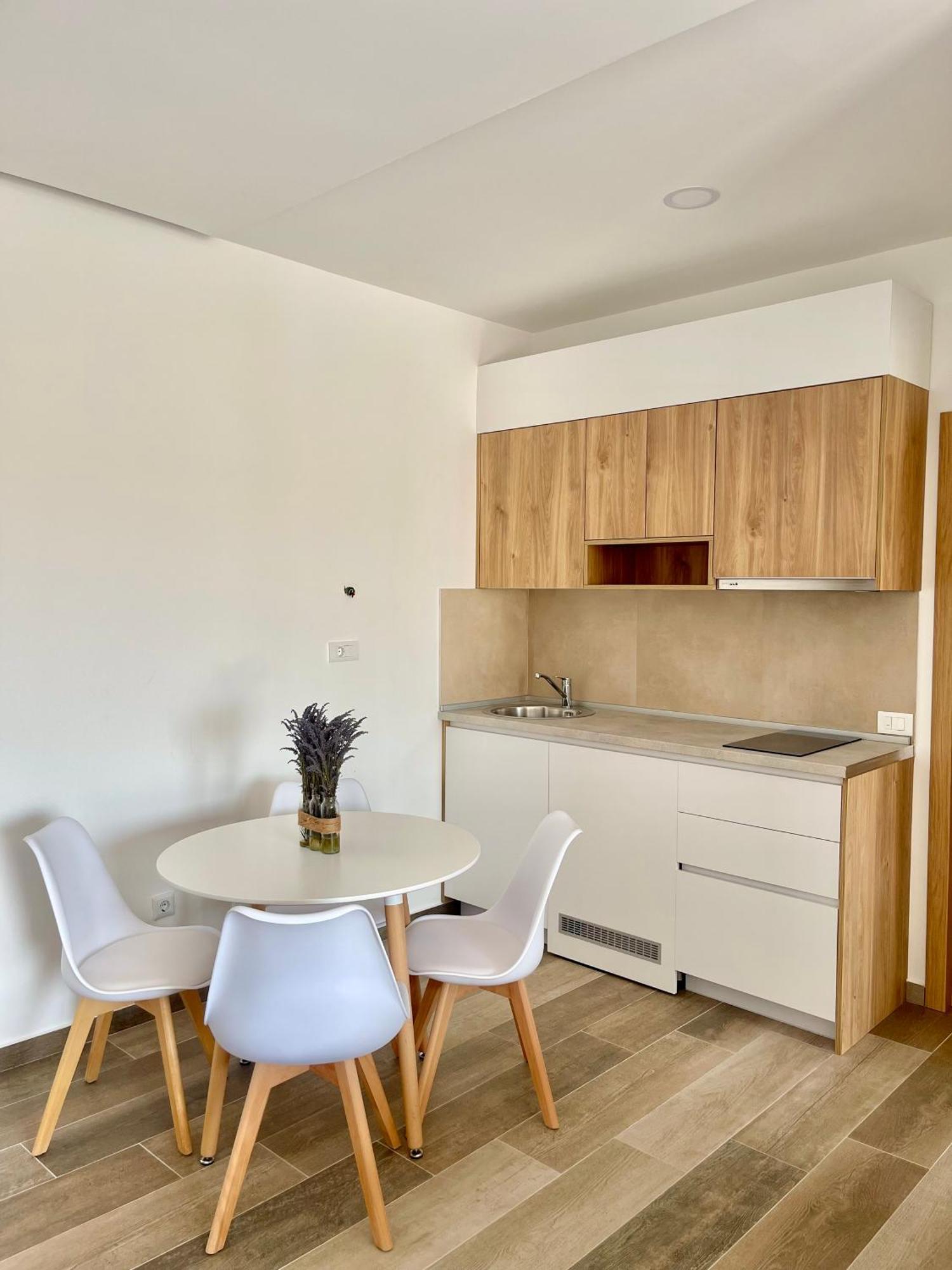 Square & Pool Daire *